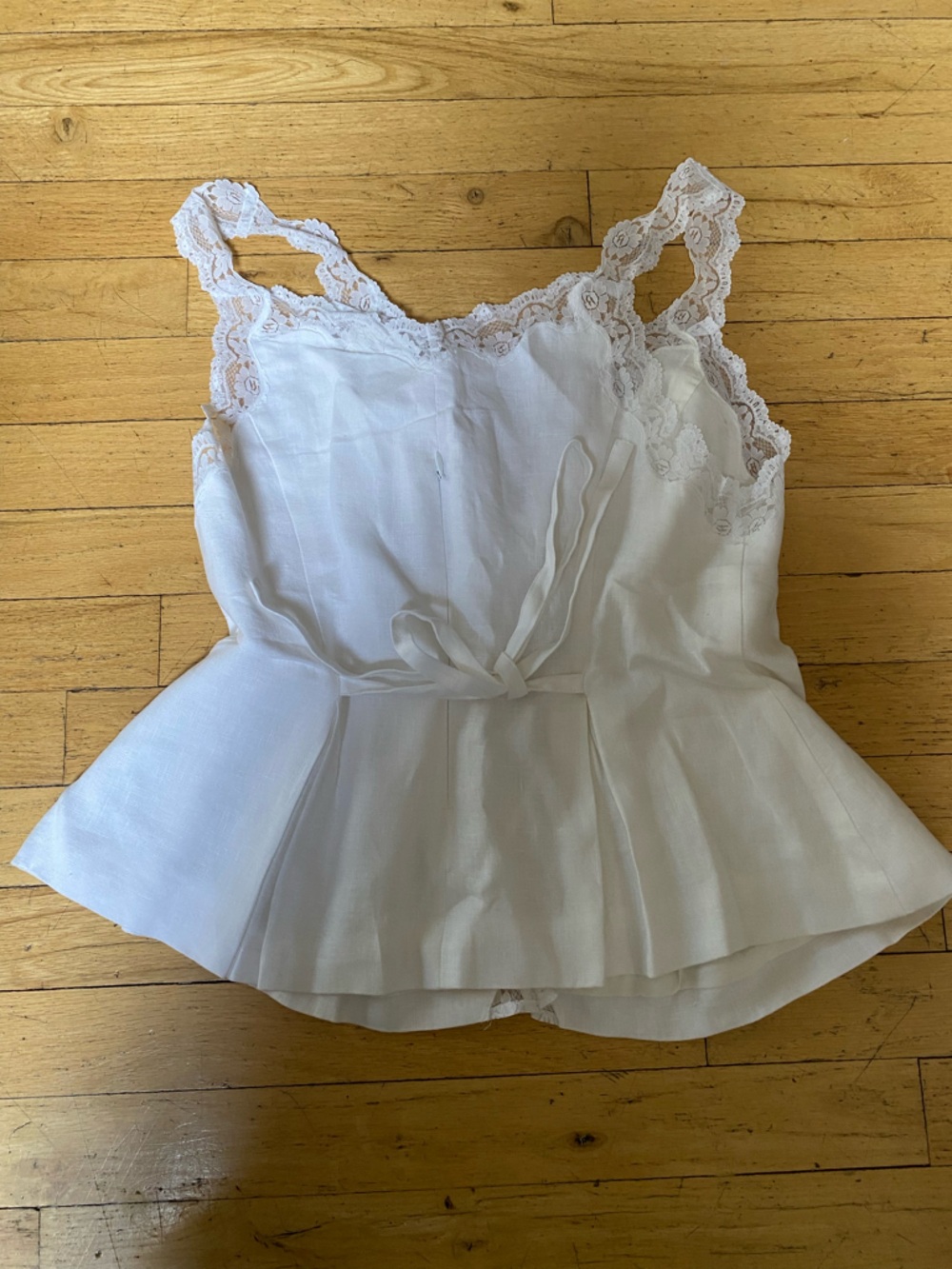 Reformation linen top. White. Size 6. Like new! - Picture 3 of 4